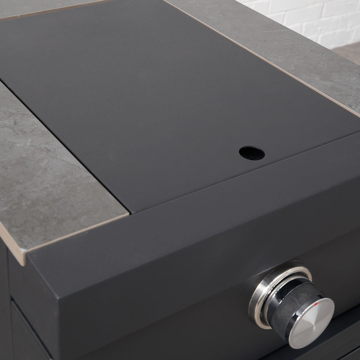 Fusion — Queimador Lateral Preto com Tampo em Pedra Sinterizada para Cozinha de Exterior