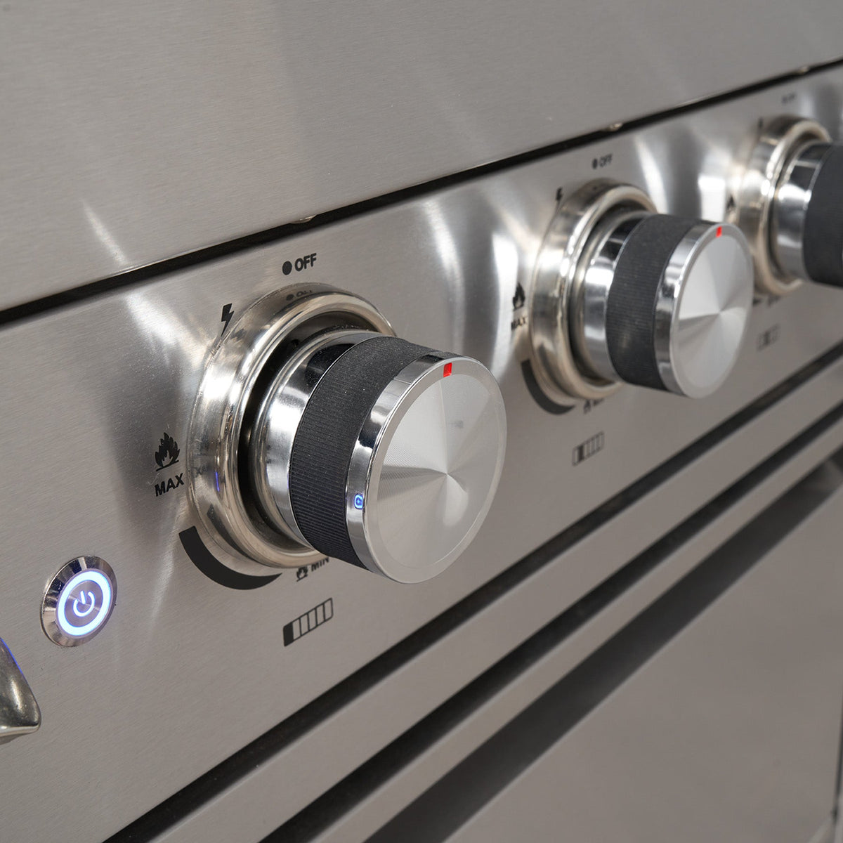 Z640 Deluxe 6 Burner Stainless Steel Gas Barbecue with Cabinet
