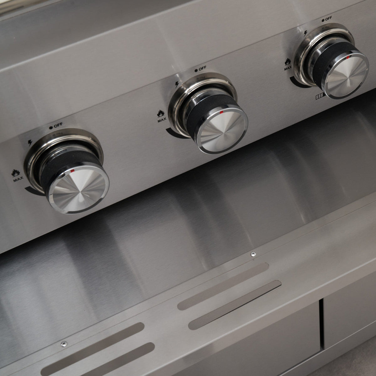 Draco Grills Z440 Deluxe — Grelhador a Gás em Aço Inoxidável, 4 Queimadores, com Armário